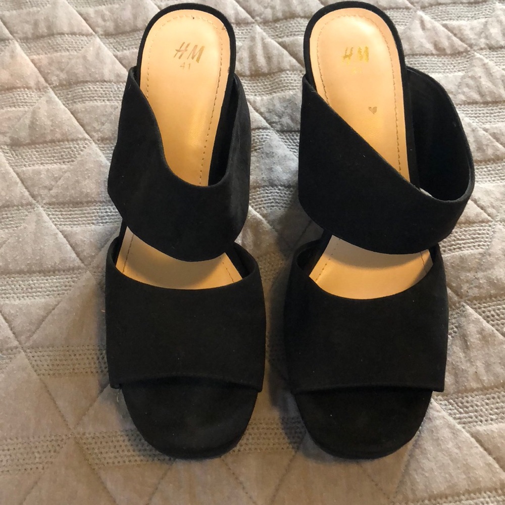 Black straps/chunky open toed heels